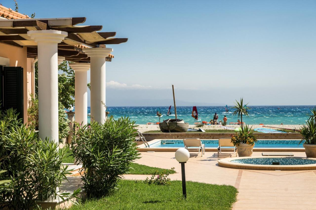 Aktes Villas 瓦西利基 外观 照片